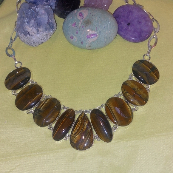 Jewelry - Tiger's Eye Statement Necklace